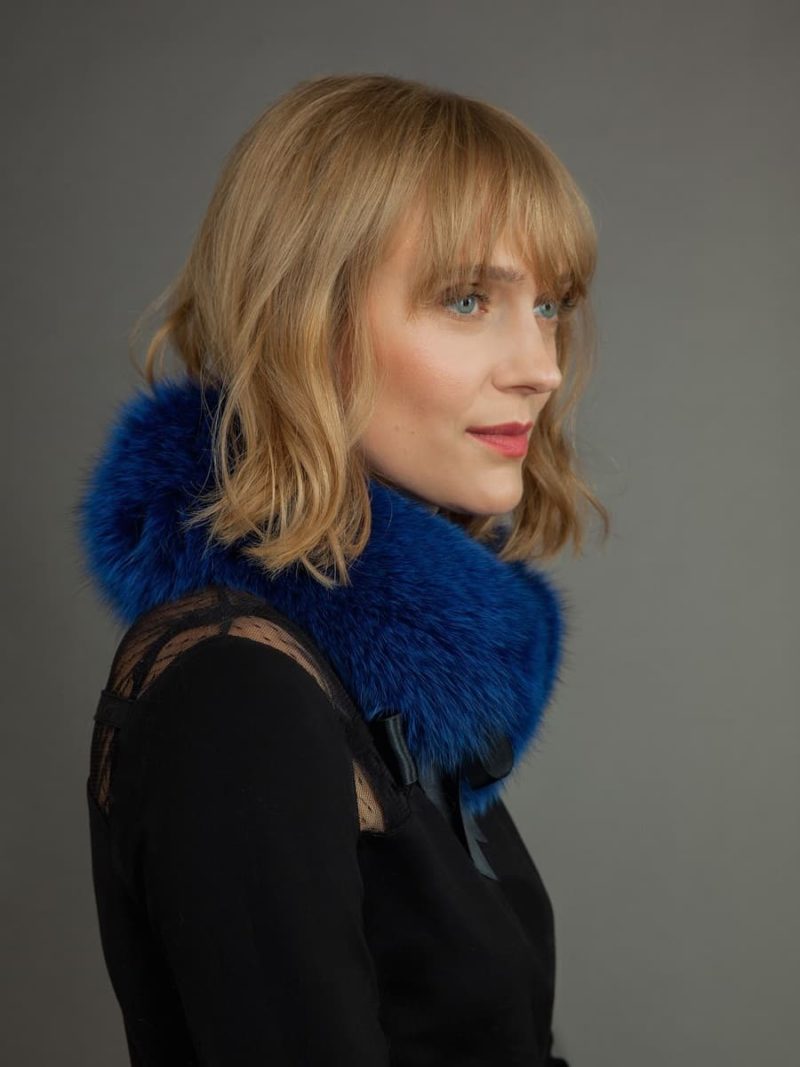 Blue fox fur scarf tied with atlas band