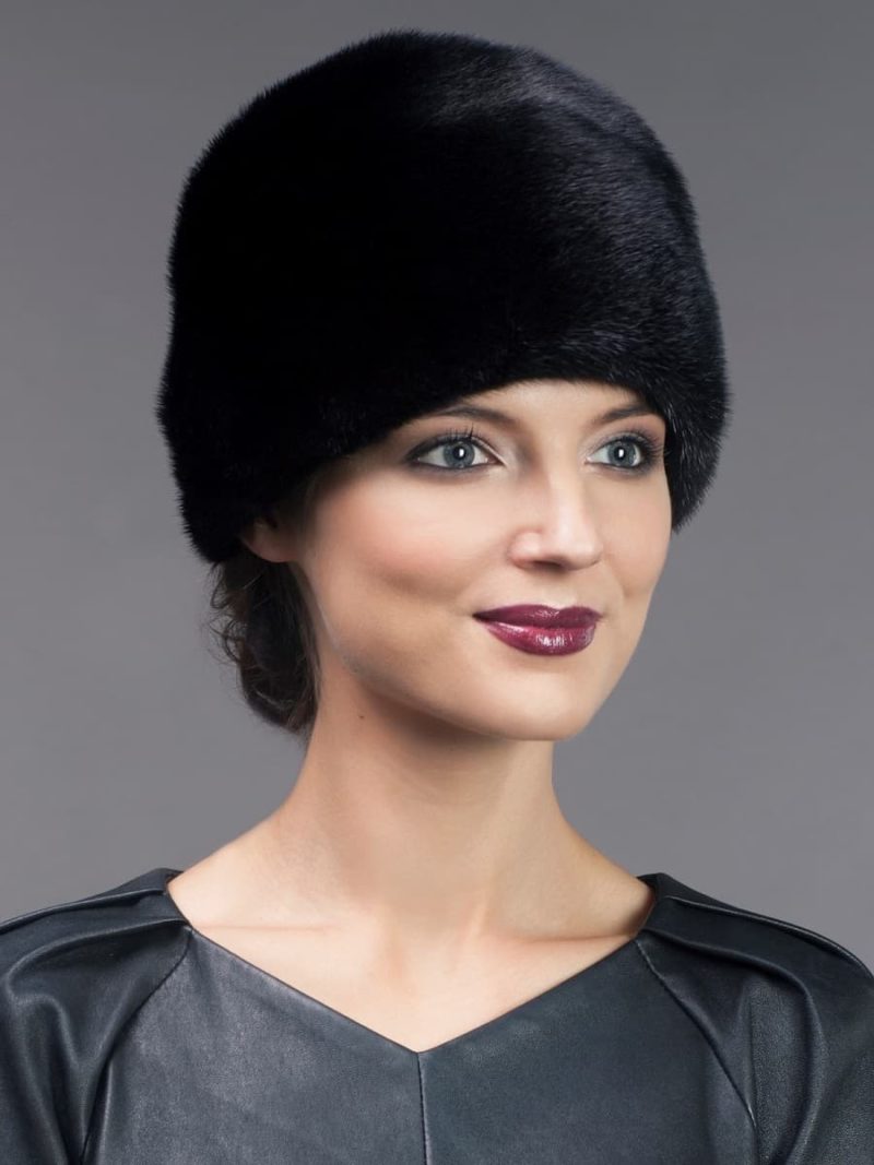Round dyed black mink fur hat