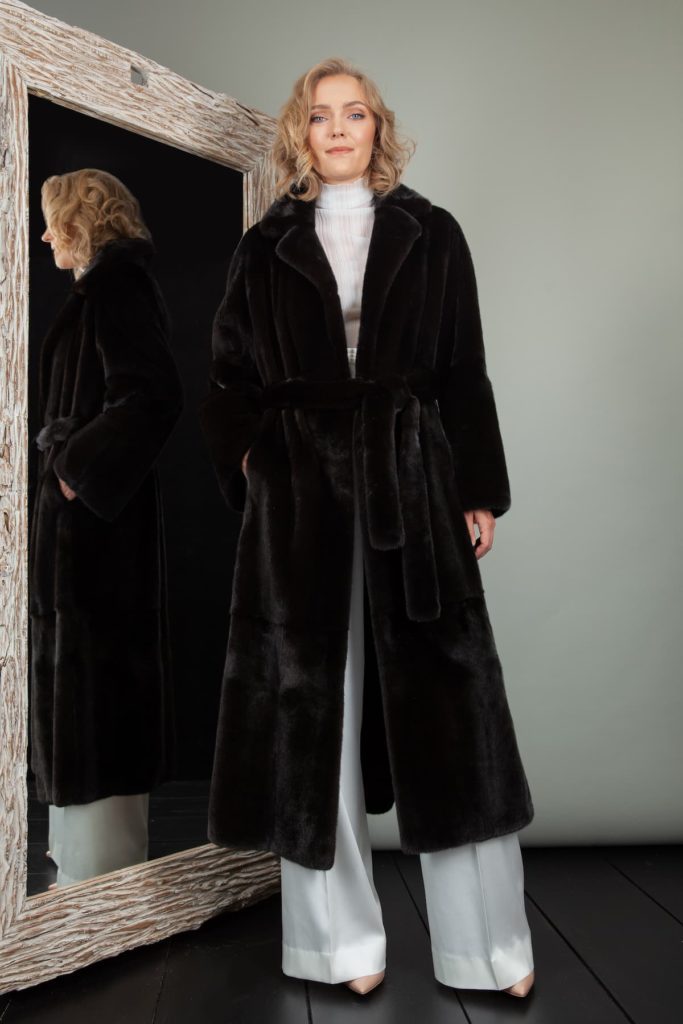 Full-Length Black Velvet Mink Fur Coat with Rever Collar | NordFur