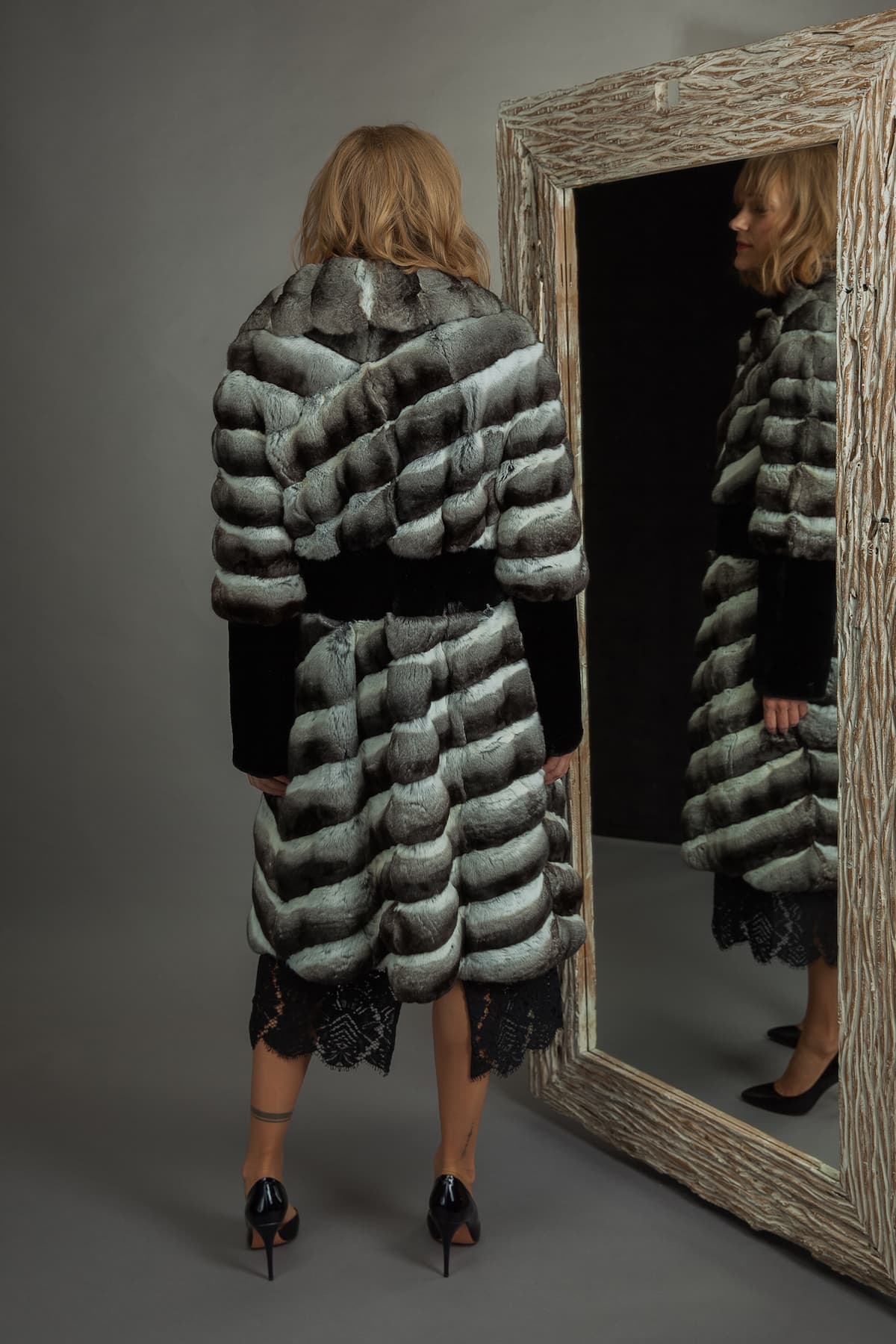 Long Chinchilla Fur Coat with Black Mink Fur Decoration | NordFur