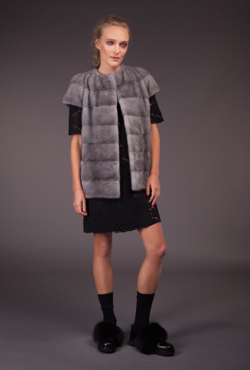 short natural horizontal sapphire mink fur vest with plat collar