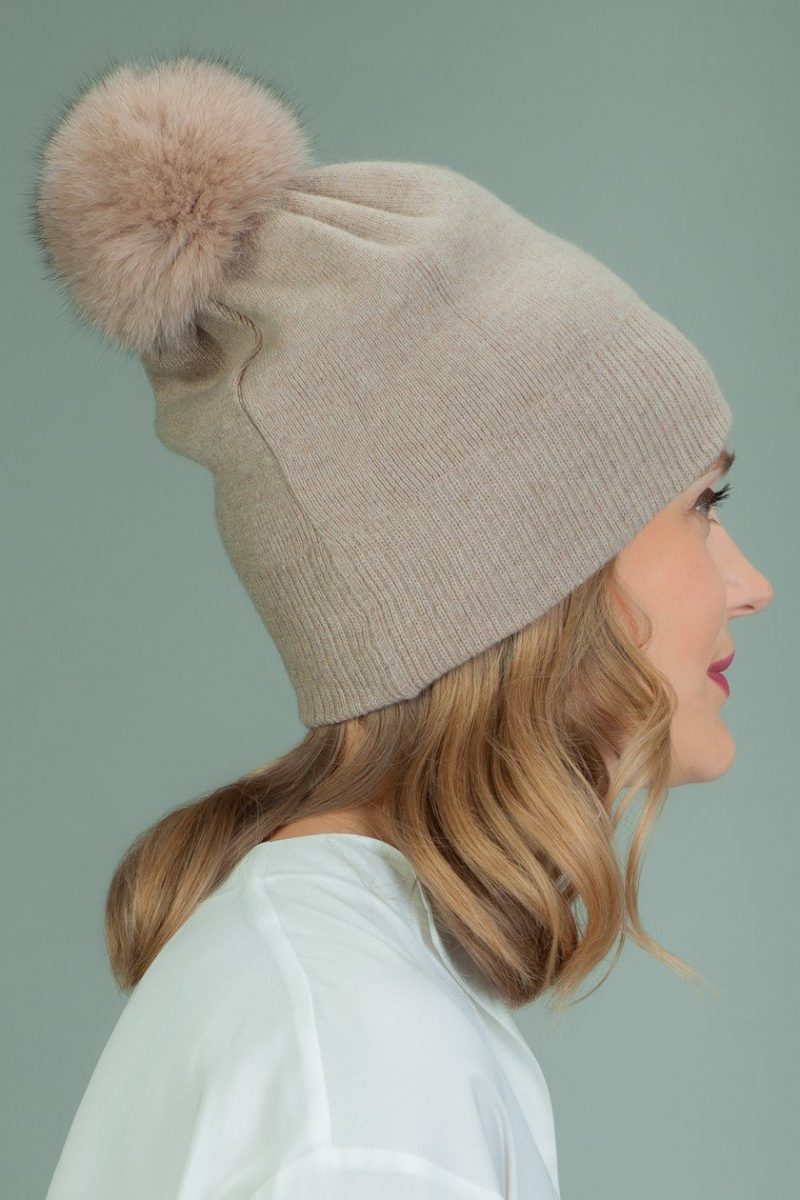 hand knit beige wool hat with fox fur pom-pom