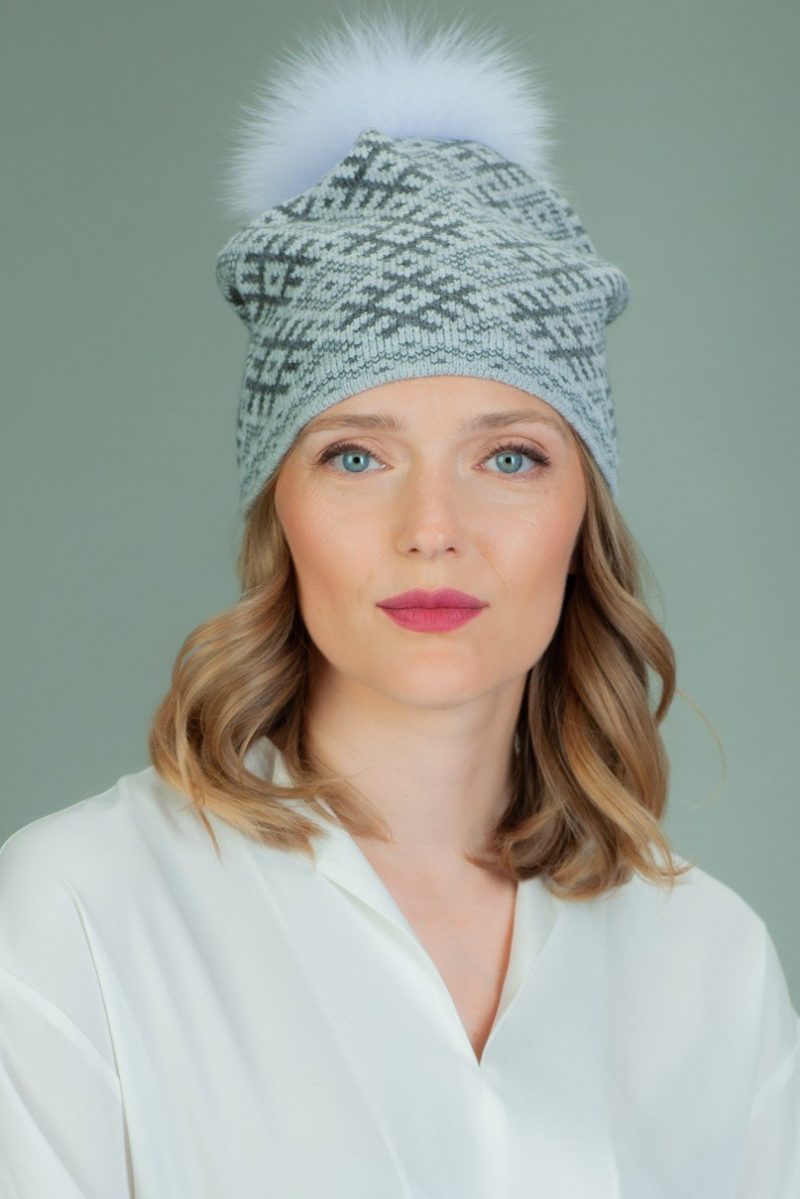 slouchy knit wool hat with fur pom-pom with gray rhombus pattern